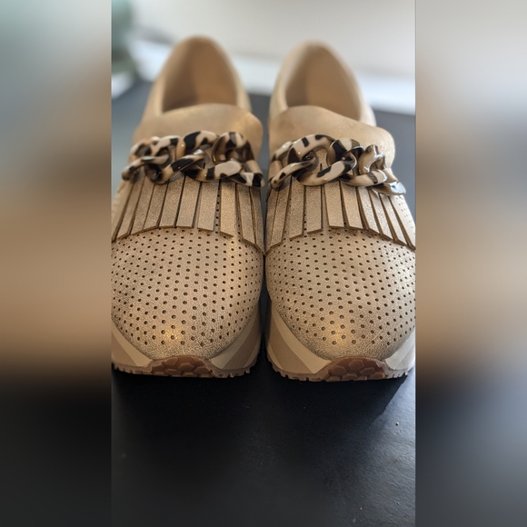 Pierre Dumas Shoes - Pierre Dumas Women's Paloma- Platform Loafer Size 11